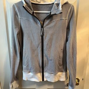 Lululemon women’s hoodie